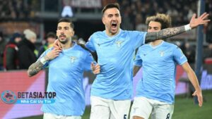 Lazio chiến thắng Roma đầy kịch tính