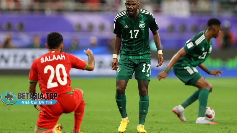 Oman ghi được bàn thắng mở màn nhờ quả penalty