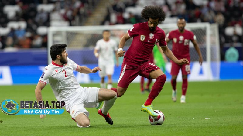 Qatar vs Tajikistan có màn đấu gay cấn và căng thẳng